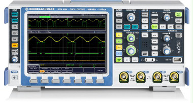 Osciloscopio con voltímetro y contador de frecuencia