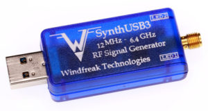 SynthUSB3 Generador de señales de microondas “de bolsillo”